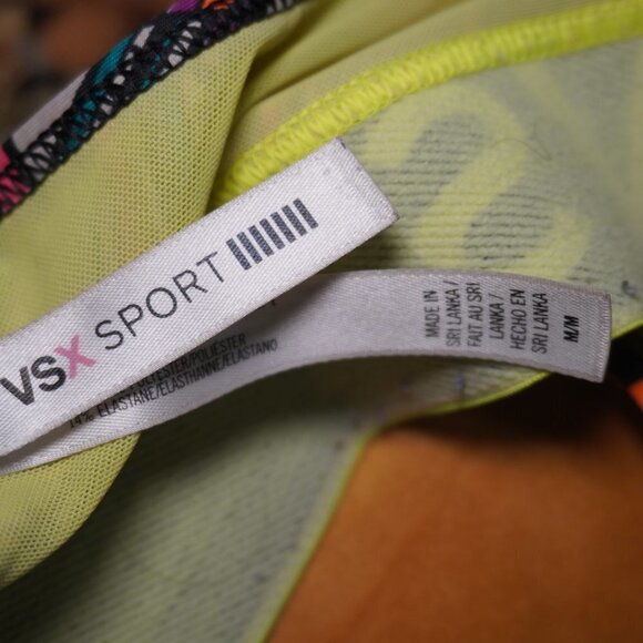 Victoria Secret Womens Aztec Colorful Sports Bra Racer Back The Player Size M - Picture 6 of 6